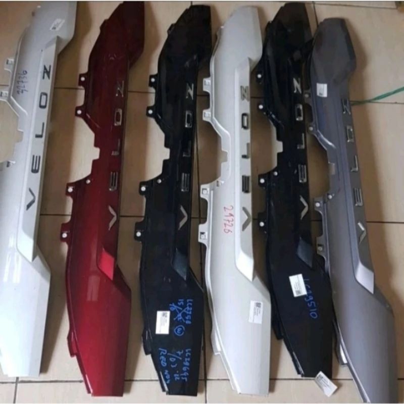 Trunk lid bagasi belakang Avanza Veloz 2022 Original