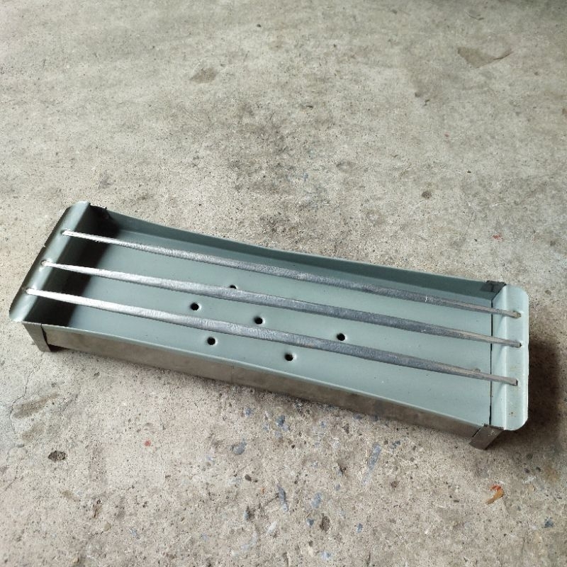 Tempat bakaran arang / Panggangan sate panjang / Utensil BKT