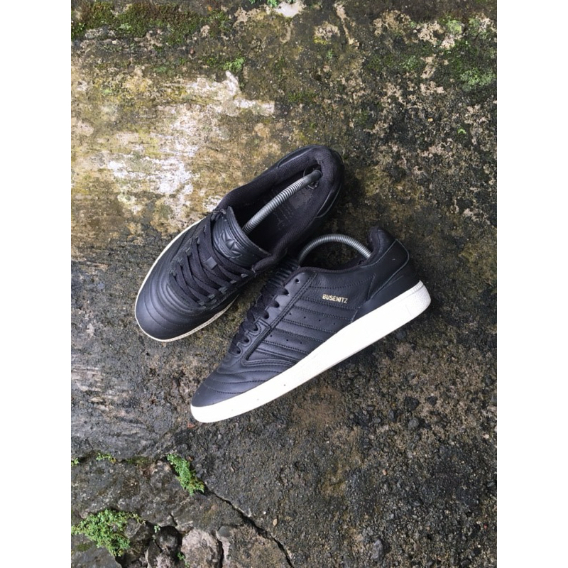 ADIDAS BUSENITZ SIZE 42 ORIGINAL SECOND 