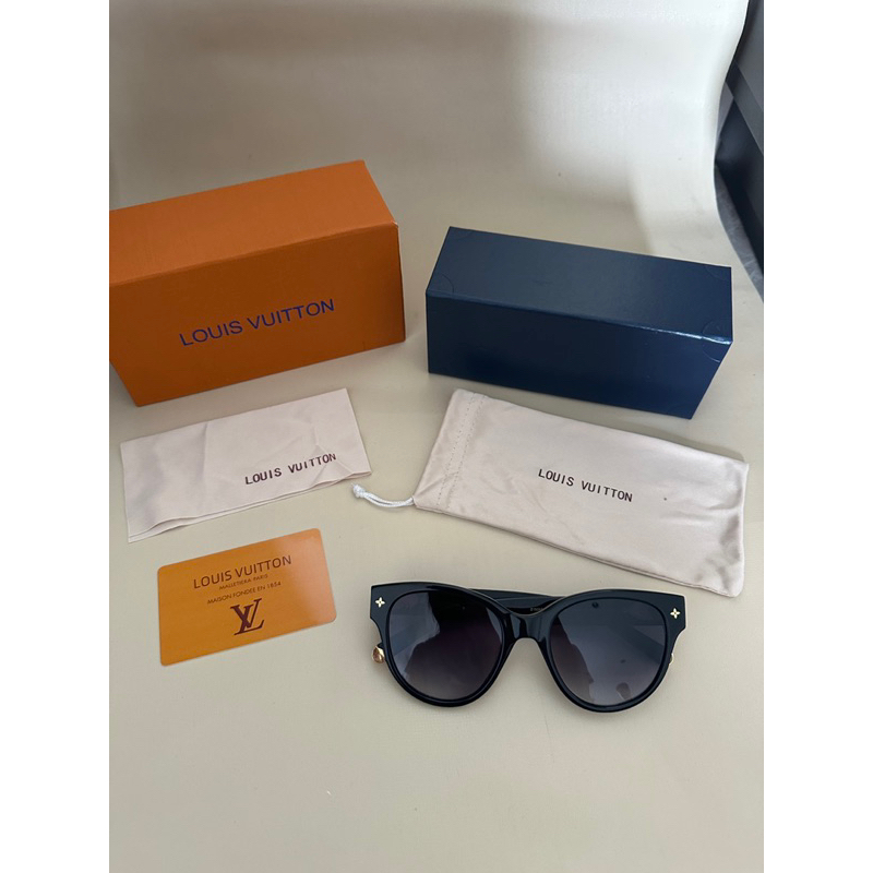 L my monogram round nagita slavina