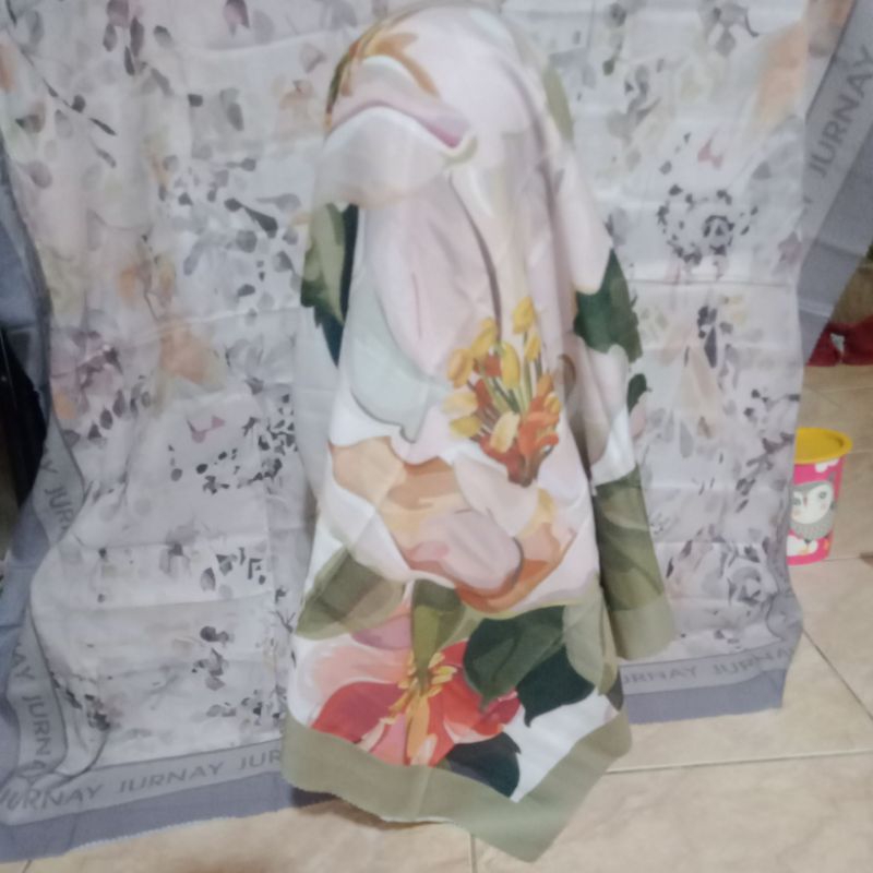 zahsya scarf  hijau sage kembang jilbab segi empat