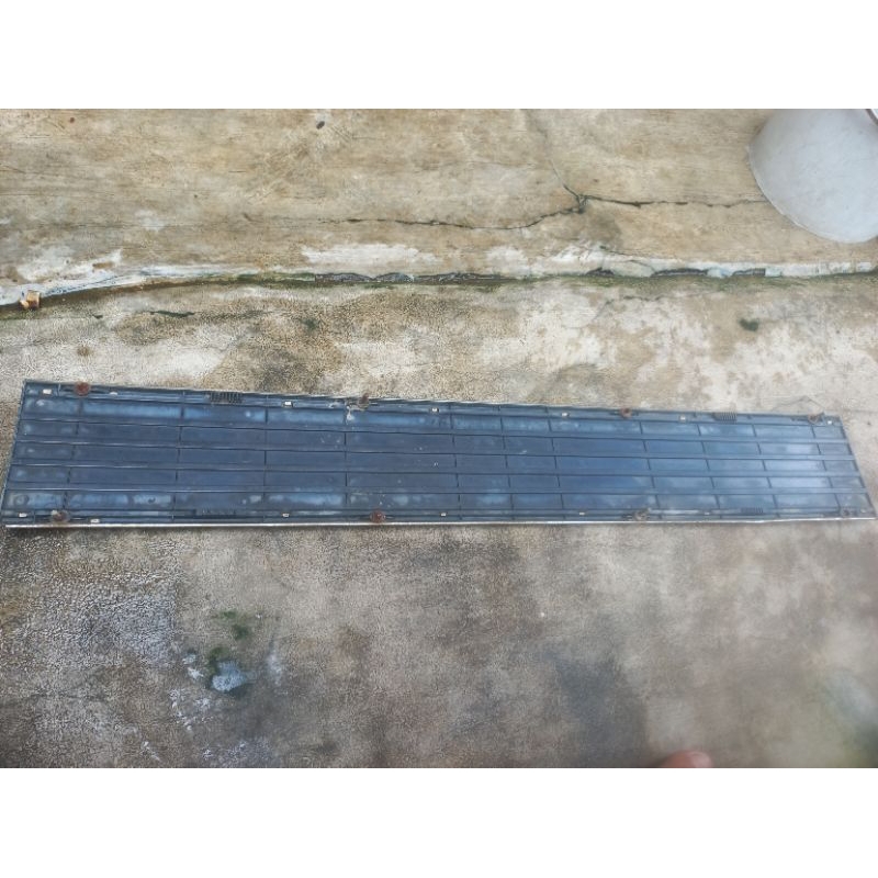 Grill Depan Plus Emblem Mitsubishi L300 Tipe Old lama 1986 sd 2007
