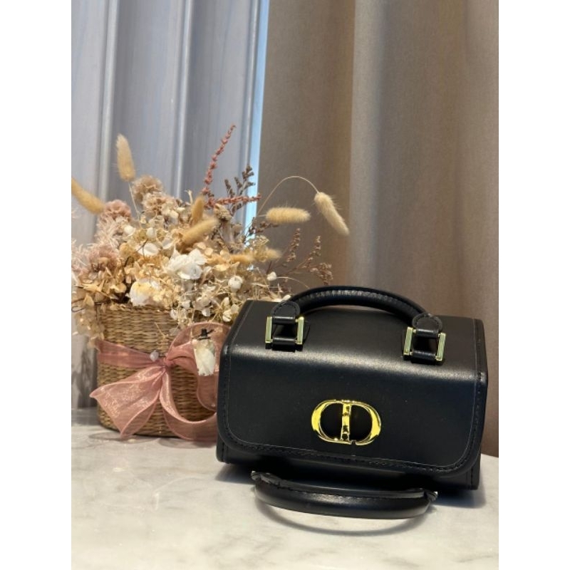Tas Selempang Christian Dior Bucket Warna Black
