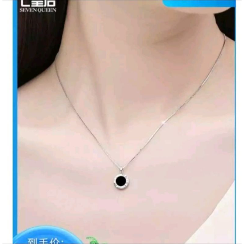 KALUNG TITANIUM WANITA LIONTIN BULAT HITAM