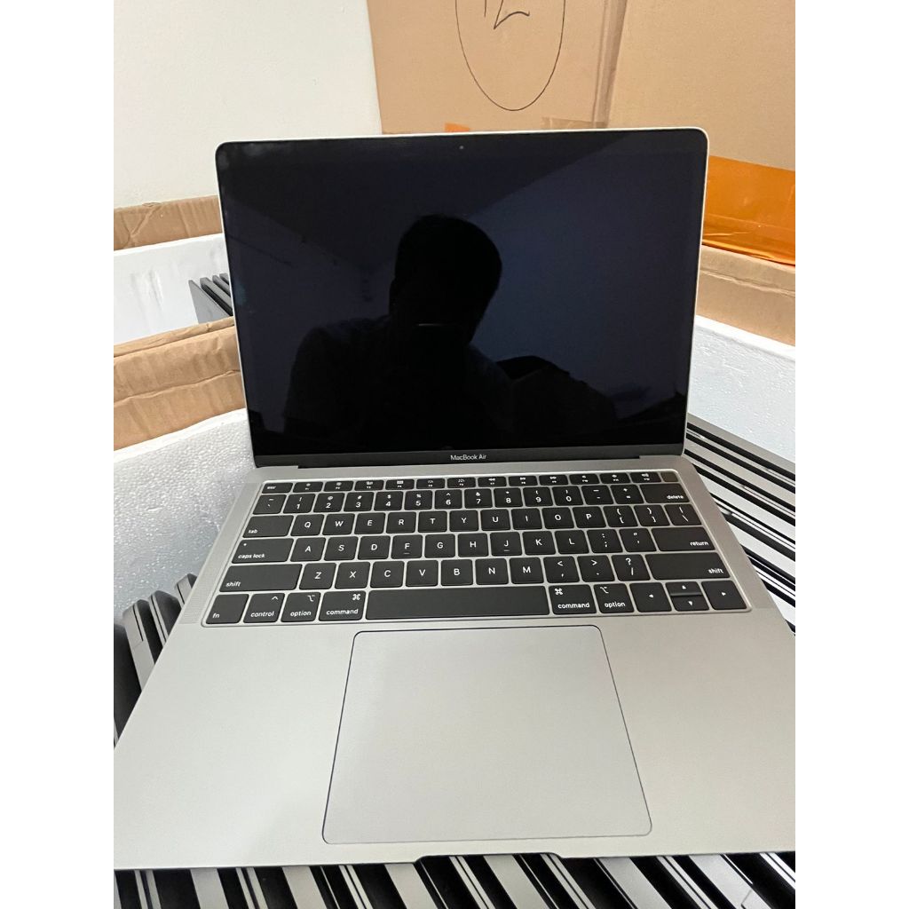 Macbook  A1706 PRO 2017 3inch 13" Core i7 RAM 16GB SSD 512GB Second Grade A+ ORIGINAL