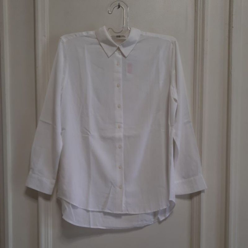 Kemeja Uniqlo Putih wanita size L