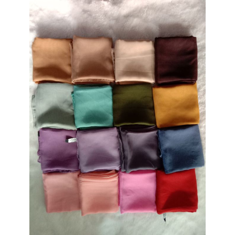 Grosir jilbab segiempat Bella square 12 pcs