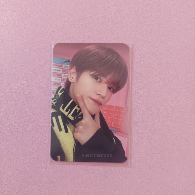 Taeyong SMCU Express Emblem Badge pc
