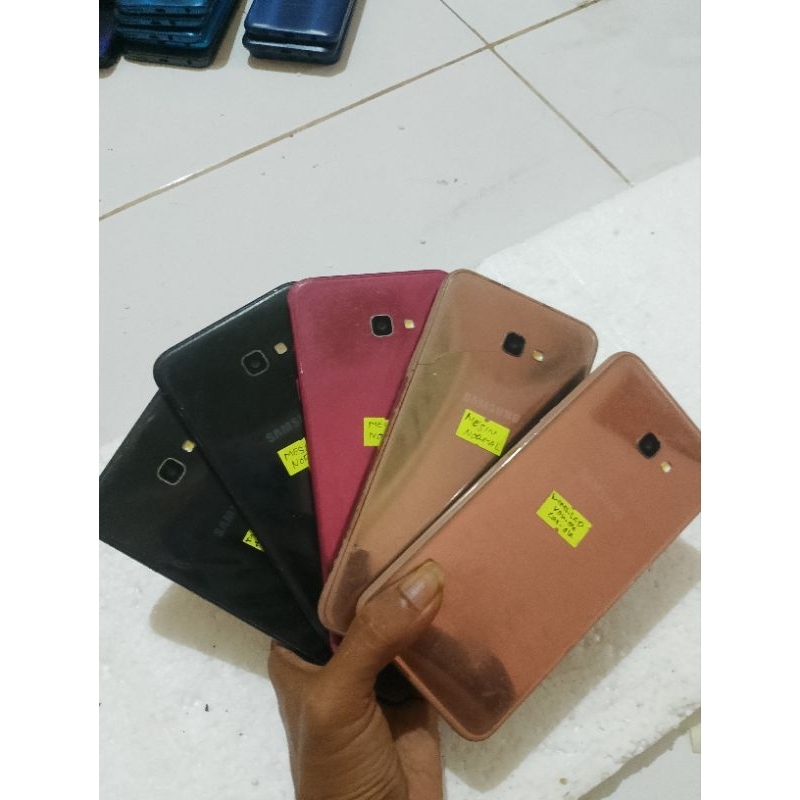 minus lcd Samsung j4+plus fisik seadanya tinggal naik lcd