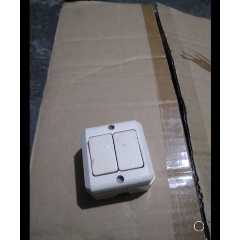 saklar kayu broco seken