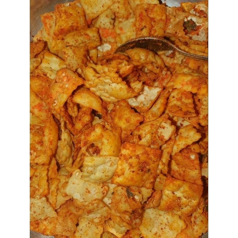 

Kripik bawang/Kripik Pangsit Rasa balado daun jeruk Berat 50gr