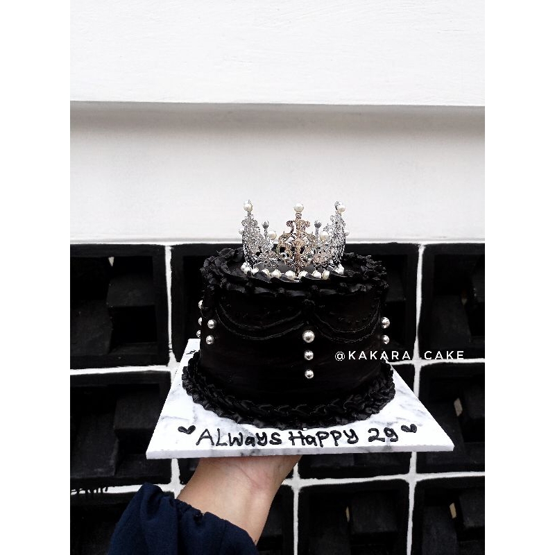 

crown cake 15 cm / kue ulang tahun / wedding cake mahkota