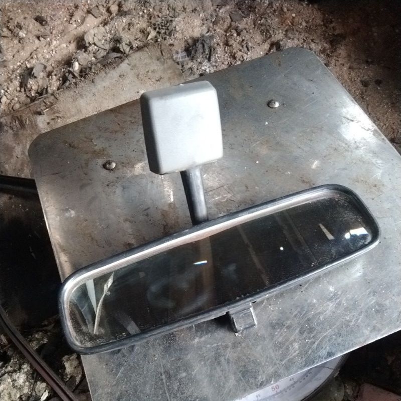 Spion dalam kabin Toyota Corona absolute