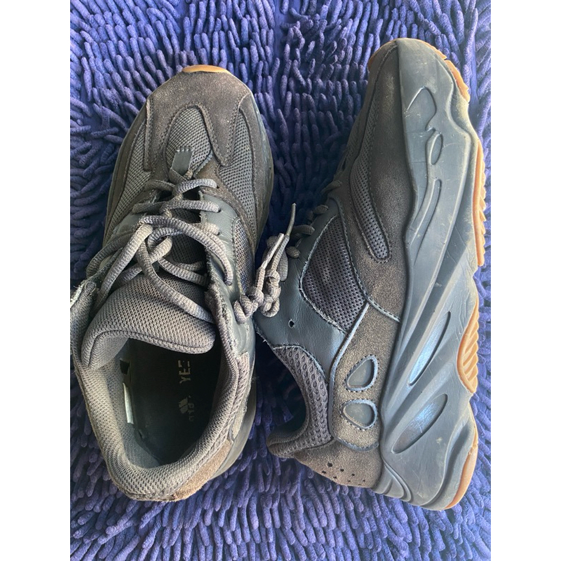 [PRELOVED] Sepatu Adidas Yeezy Boost 700 Mauve