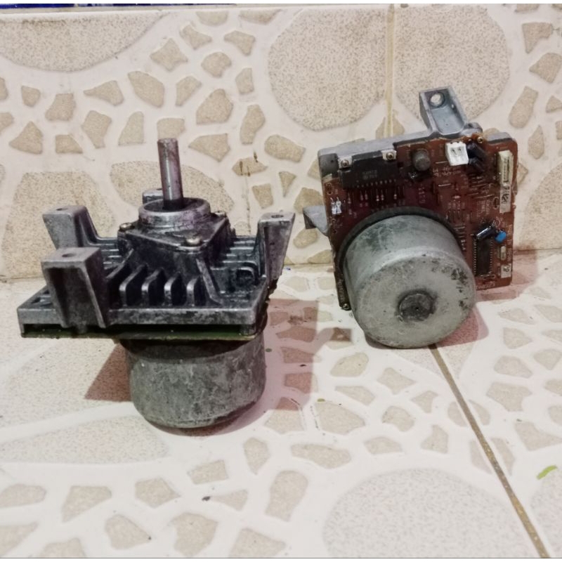 Dinamo Bldc gearbox Bekas Copotan mesin Fotocopy- Dc 38V- Speed 30Rpm