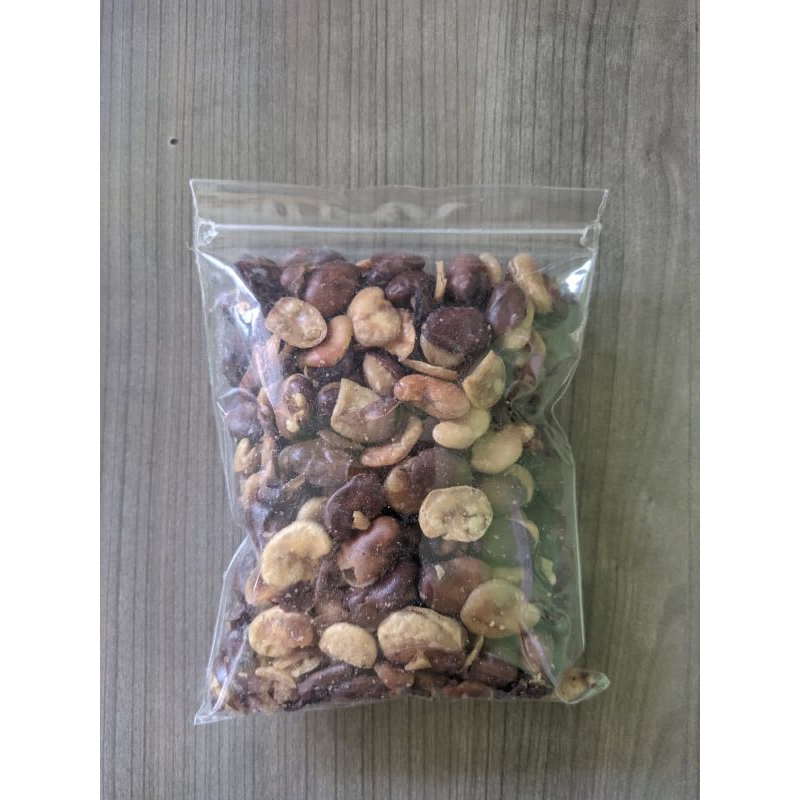 

Derawul Snack - KACANG KORO KULIT ASIN GURIH CEMILAN MURAH/ENAK 250GR