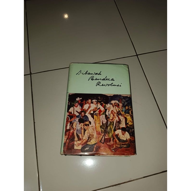 Buku Dibawah bendera Revolusi