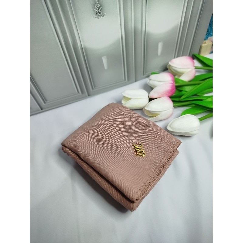 

HIJAB UMAMA SEGI EMPAT/HAMPERS HIJAB/KADO/PERNIKAHAN/WISUDA/ULANGTAHUN/HARI IBU