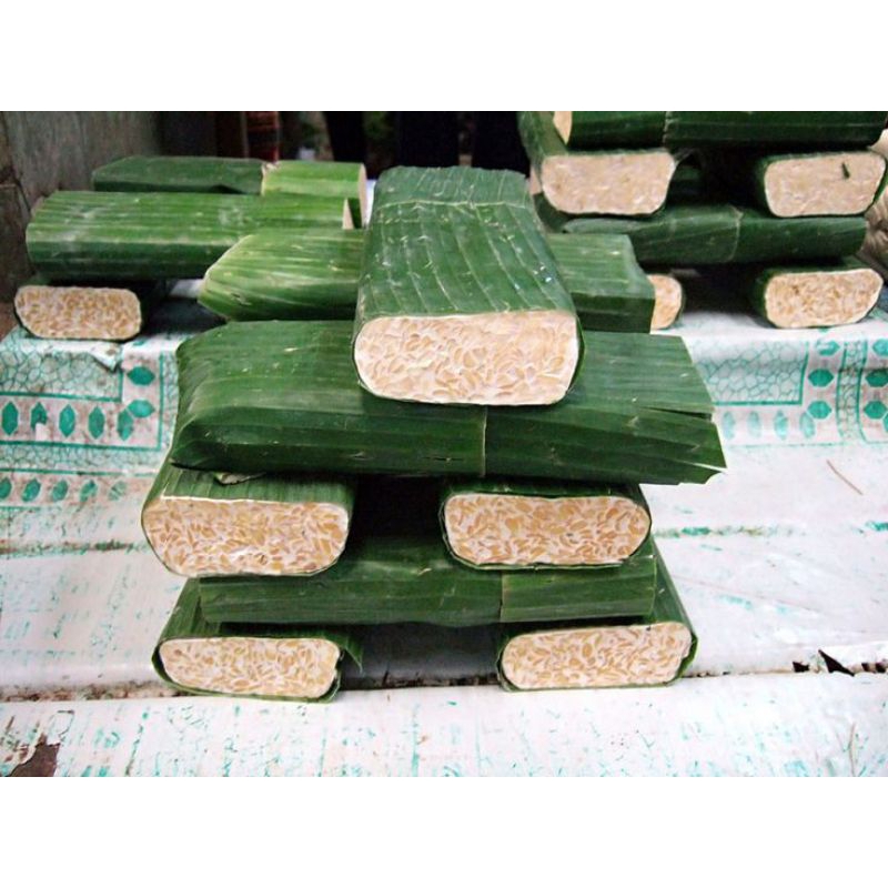 

Tempe bungkus daun pisang