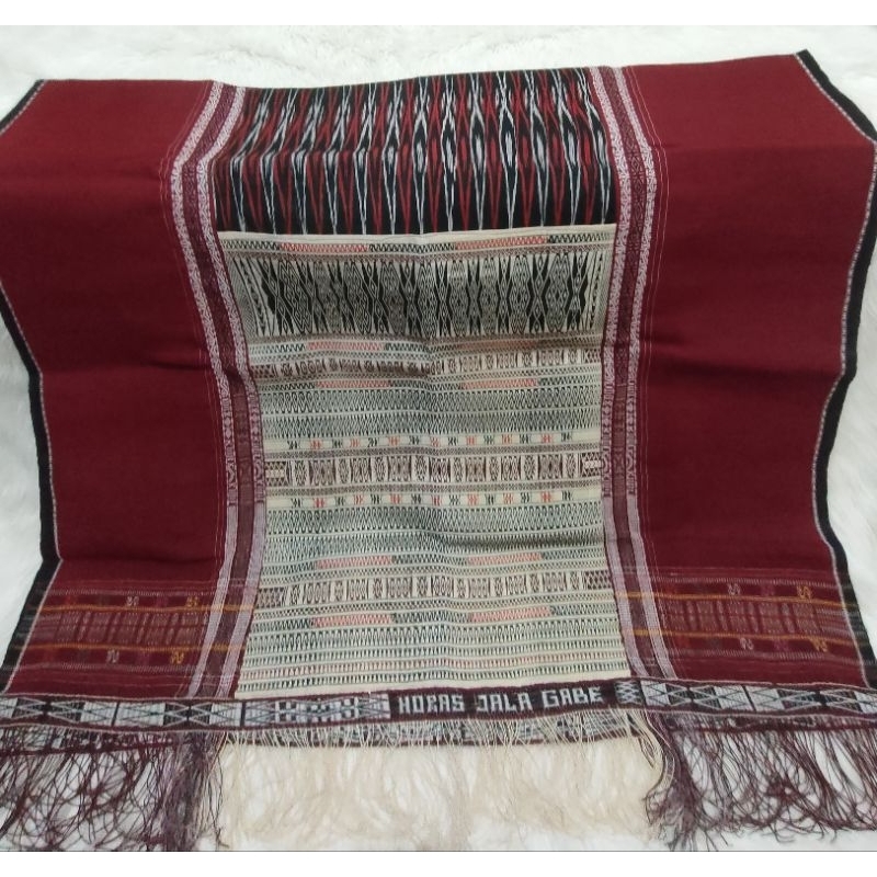 Ulos ragi hidup/paccamot pakaian adat Batak  toba