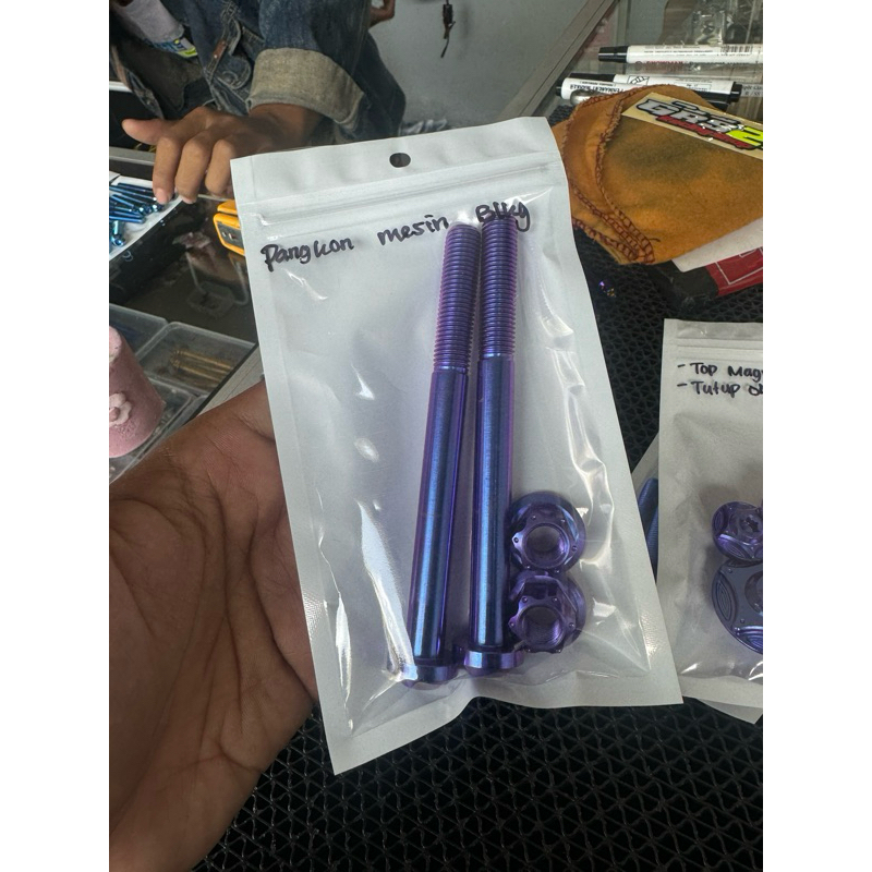 baut titanium dudukan mesin belakang herex