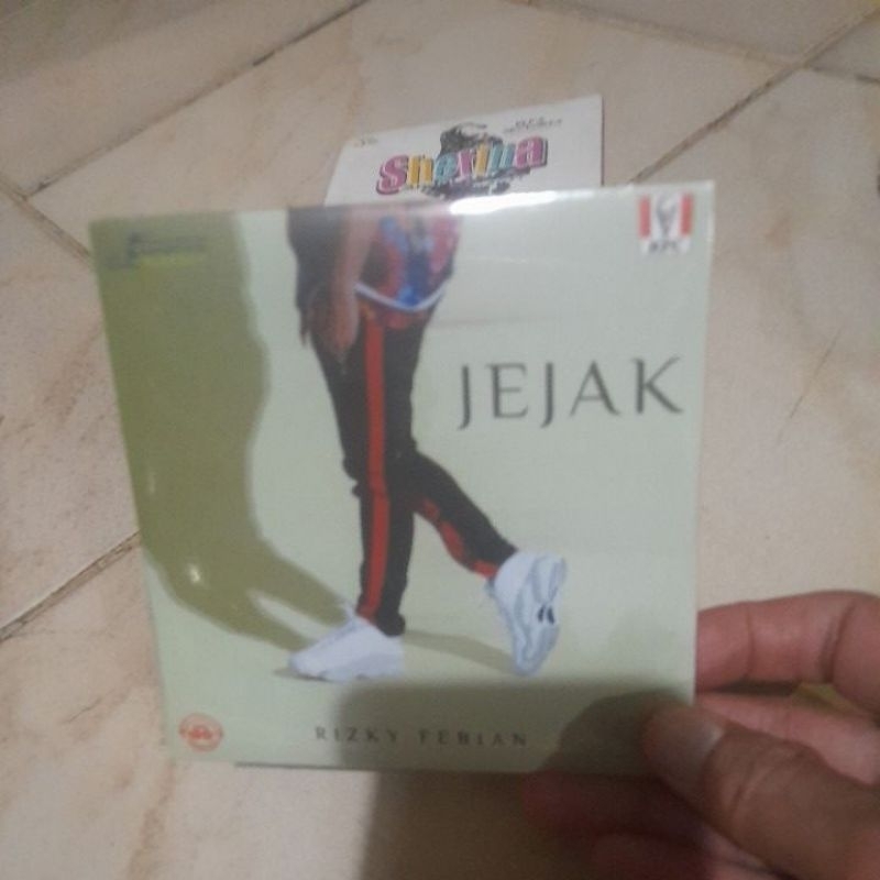 cd musik keluaran kfc segelan jejak rizky febian (CD041)
