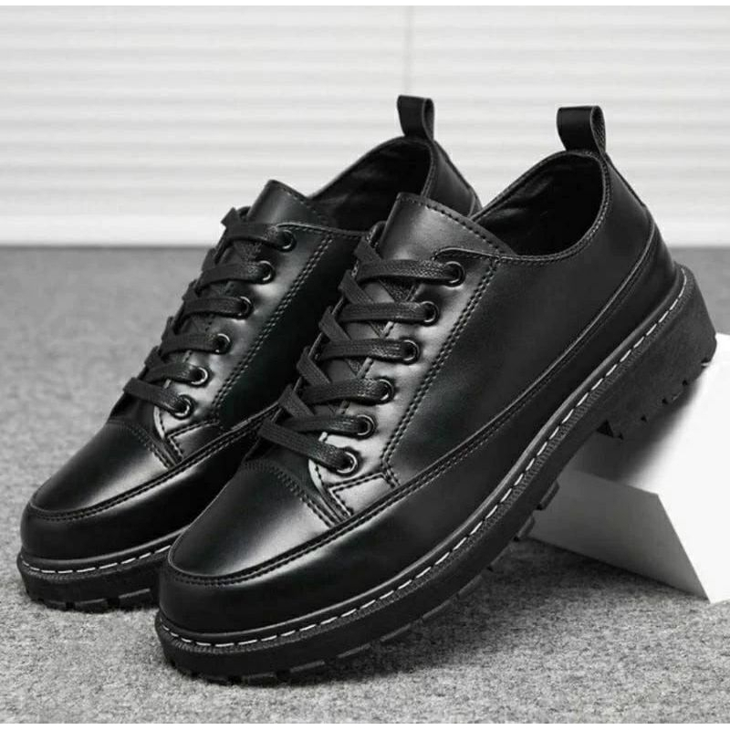 Sepatu Pantofel Formal Pria DOCMART KASUAL