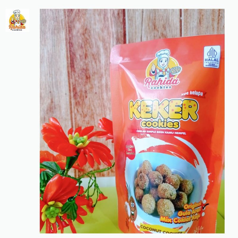 

keker cookies ... cemilan dengan bahan dasarnya kelapa,menambah kenikmatan dalam setiap gigitan,dan sebuah kelezatan tropis yang tak terlupakan