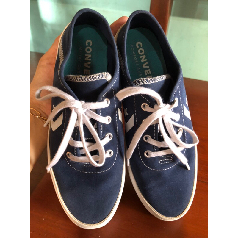 Sepatu Converse 37