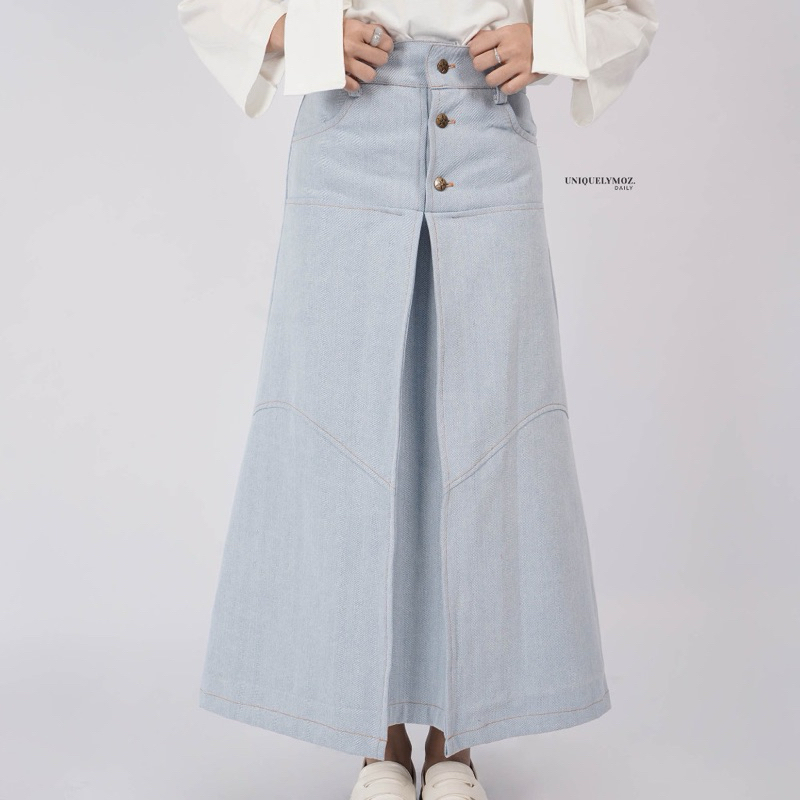 Zashi Skirt Denim by uniqelymoz