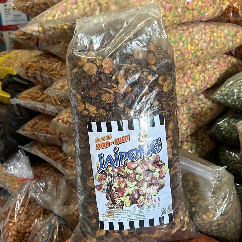 

Kacang Koro Kulit Kupas Aneka Snack Cemilan Kacang Gurih Asin Kemasan 1kg