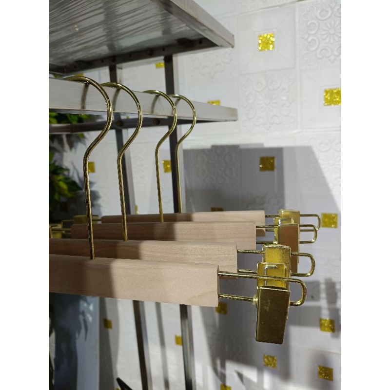 Hanger jepit import (jual/pcs)// hanger jepit celana// hanger jepit besi gold// hanger jepit termura