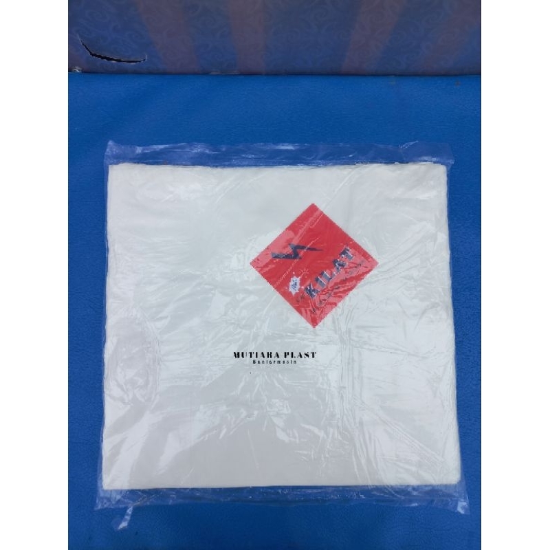 PLASTIK KILAT UKURAN 28