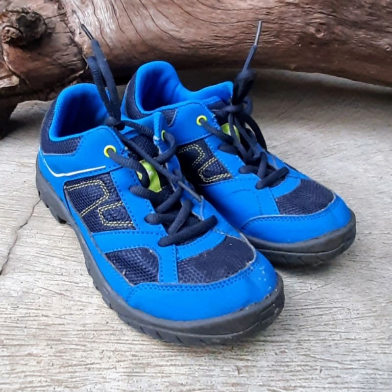 Decathlon Quechua Sepatu Gunung Hiking Anak Second Original Size 34 (22 cm) Kondisi 97% Sangat Baik 