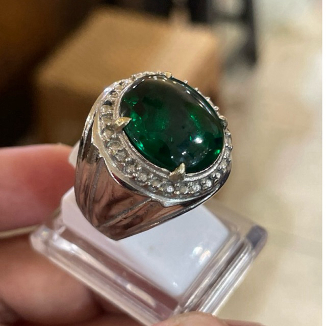 batu Aquamarine cutting