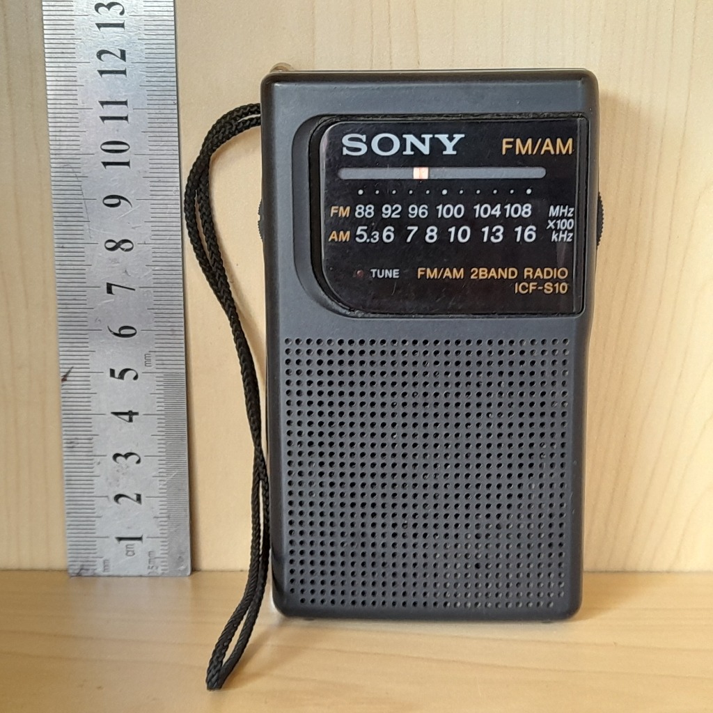 Vintage Radio Saku/Pocket SONY 1996 FM/AM 2Band Radio ICF-S10 Baterai AA Tested dan Berfungsi