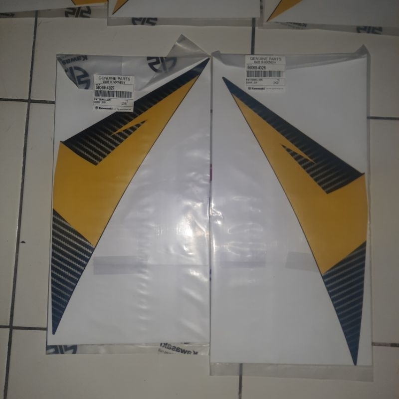 STIKER STICKER STRIPPING STRIPING FAIRING BAWAH NINJA RR NEW 2013  KUNING HITAM ORIGINAL KGP