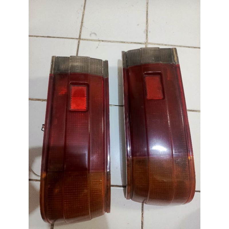 Lampu Belakang Mazda MR90