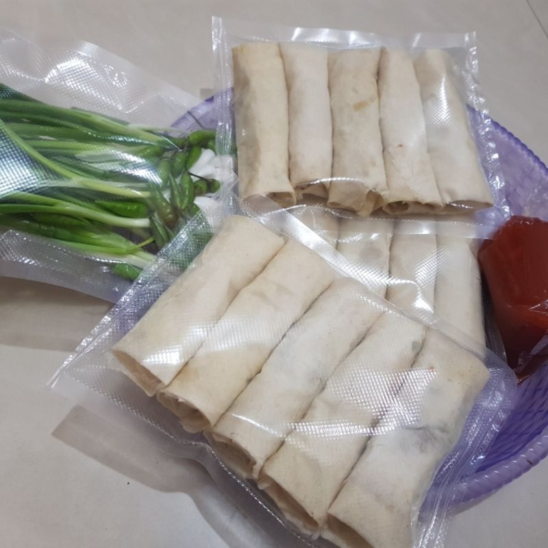 

Lumpia (adonan siap masak) 8 pcs/ (Special Homemade) dibuat setelah ada pemesanan