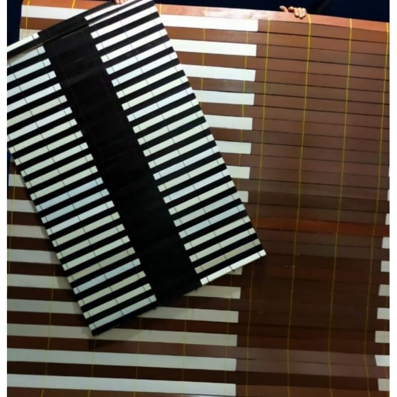 Tirai Krei PVC Dan Kayu Meranti