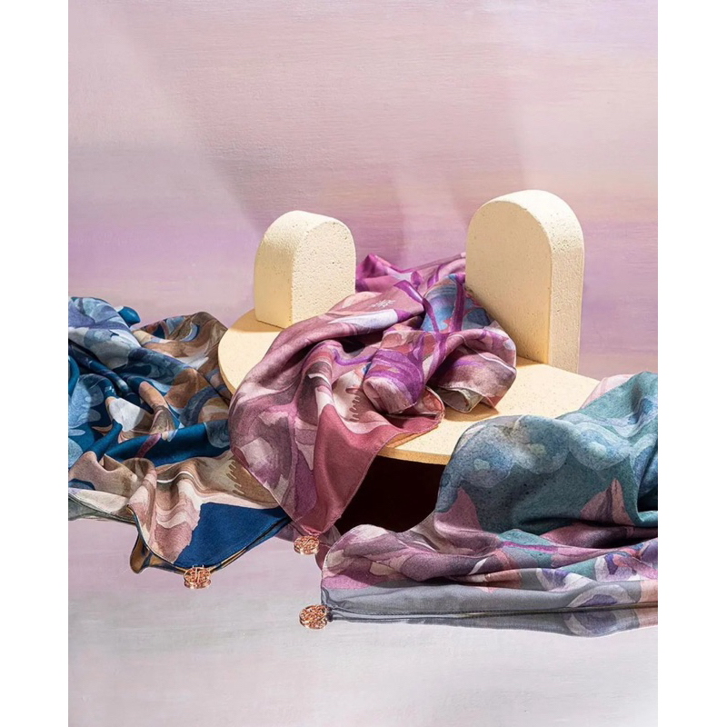 ELIS SCARF RIA MIRANDA, NEW ORIGINAL WITH BOX