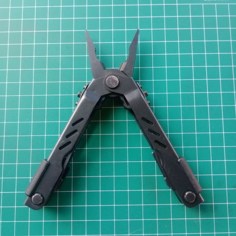 GERBER MP400 compact multitools made in USA MP 400 slide pliers