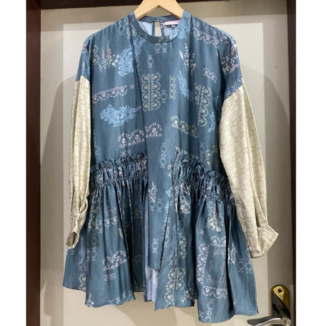 Preloved Riamiranda size L/XL