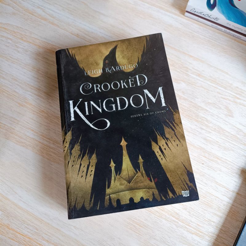 Preloved Crooked Kingdom (booked)