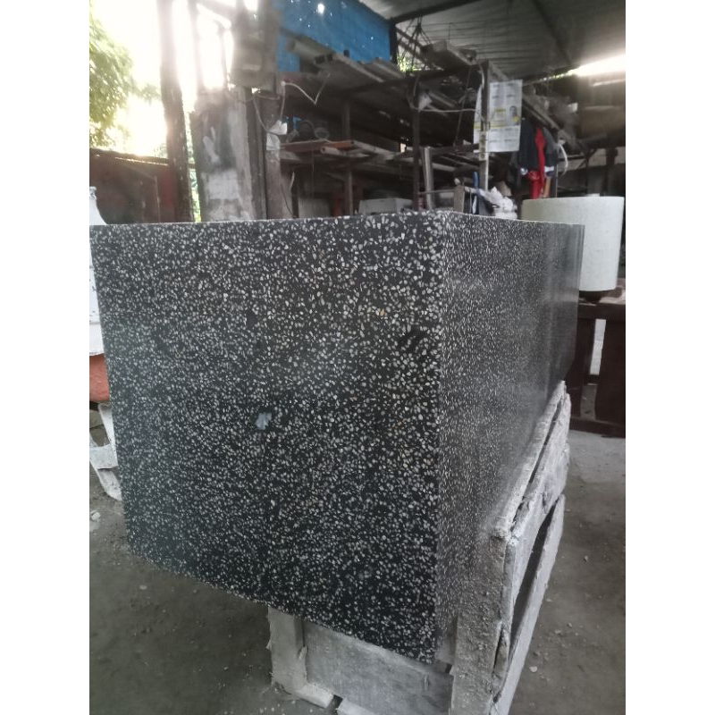 POT PANJANG KOTAK TERASO HITAM