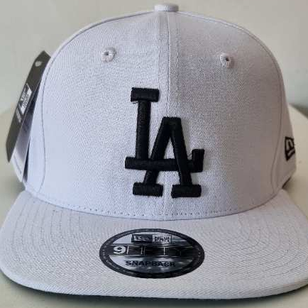 Topi Snpback Caps La Putih Logo Hitam Unisex