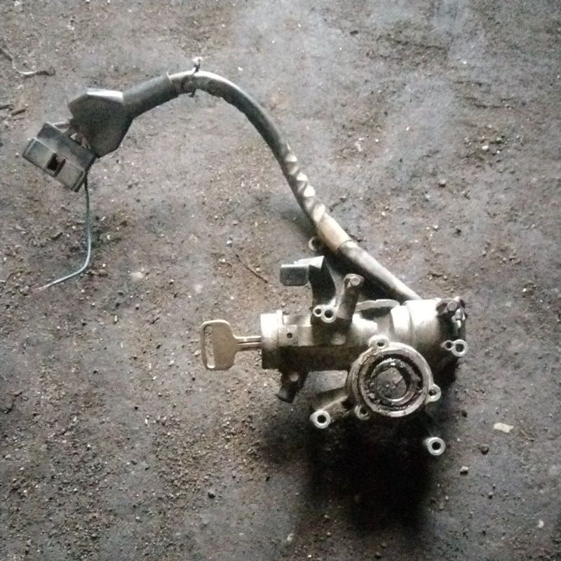 Kunci kontak Toyota kijang super/grand