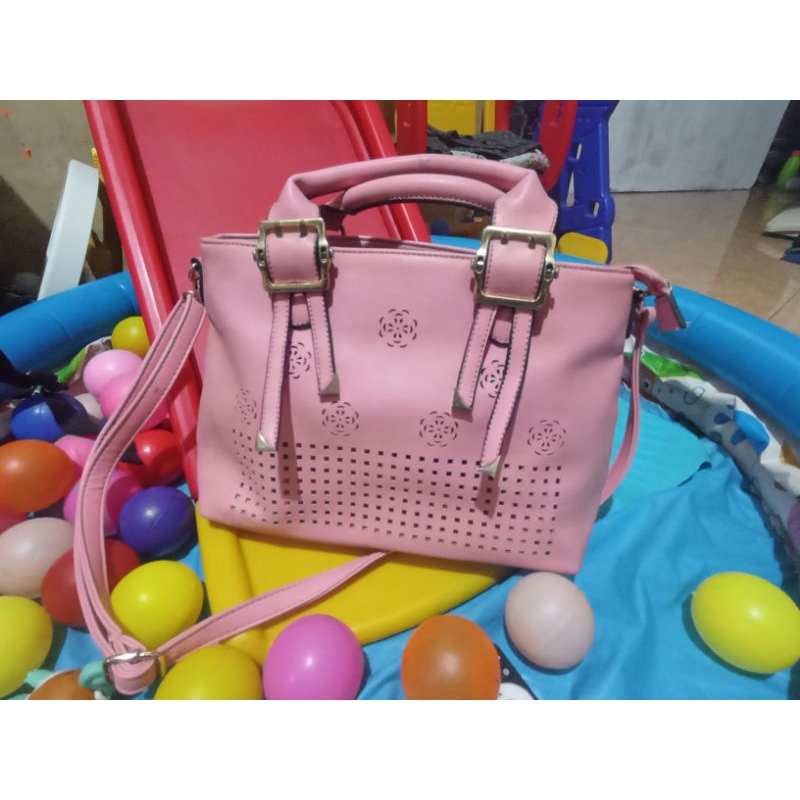 tas wanita warna pink