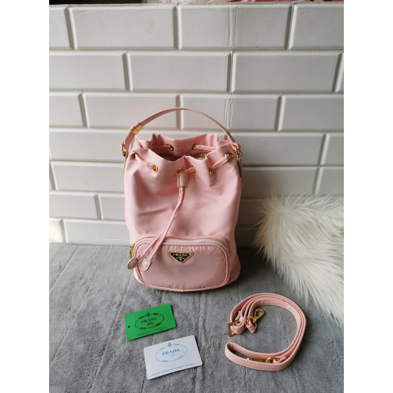 TAS WANITA IMPORT PRADA SERUT BAHAN PARASUT