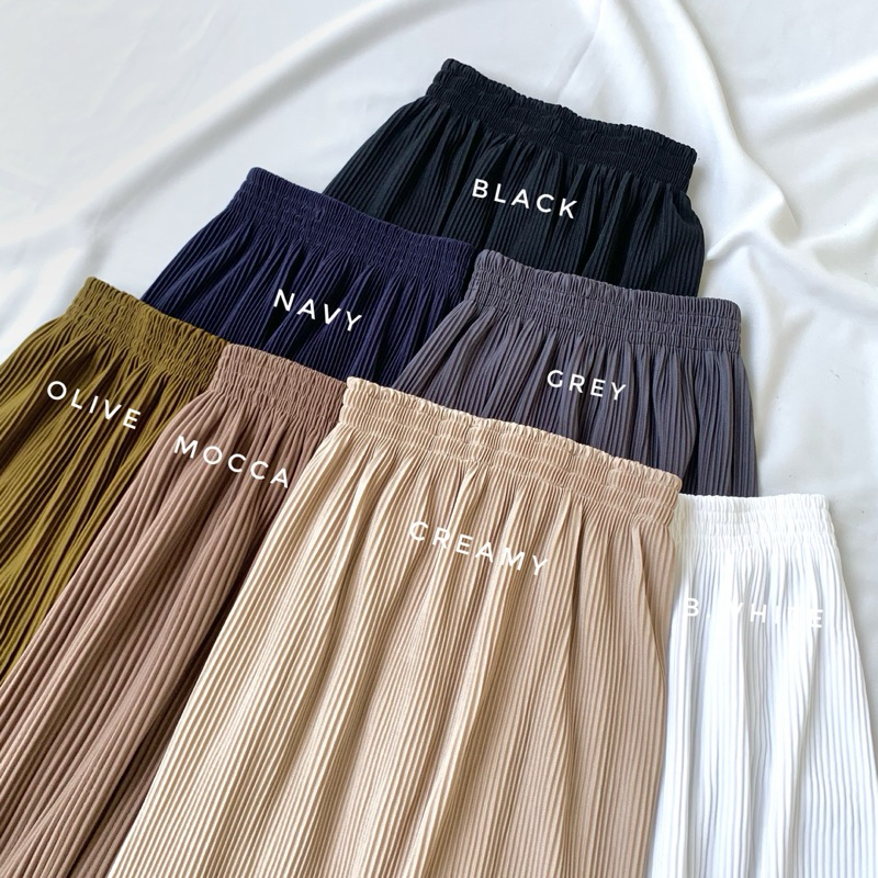 GEETA • Basic skirt / Rok model basic dengan plisket lidi kecil dan model semi span lurus